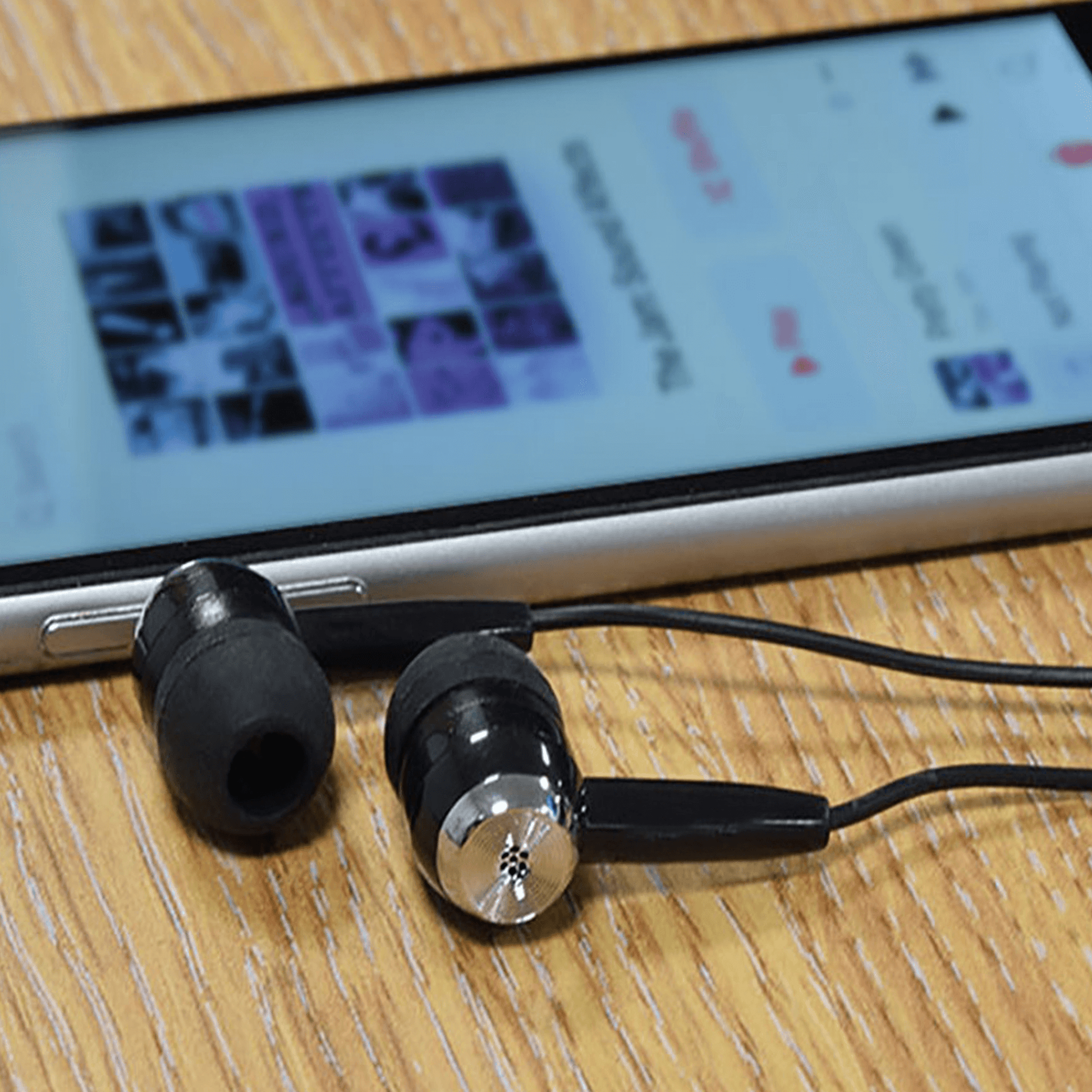 earphones