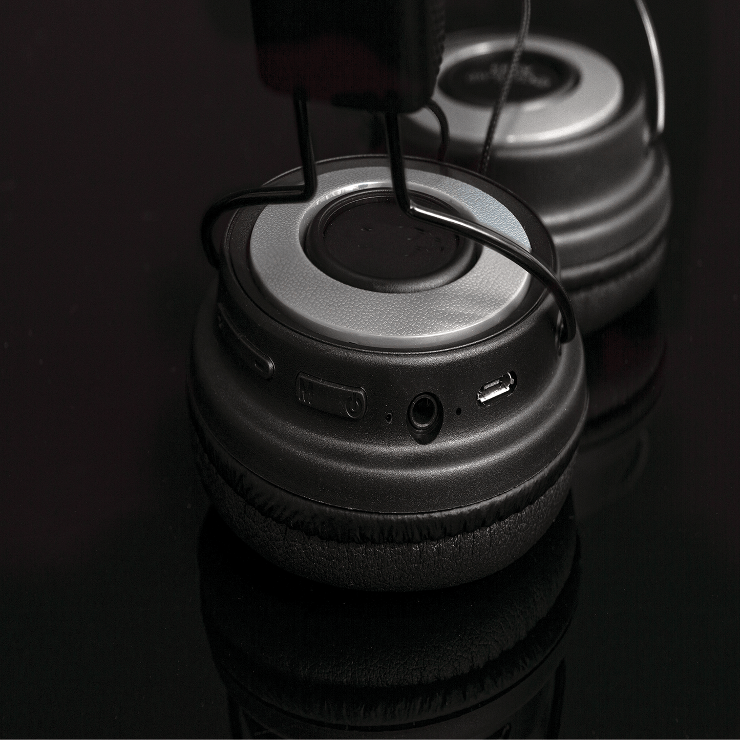 ear cup connection views